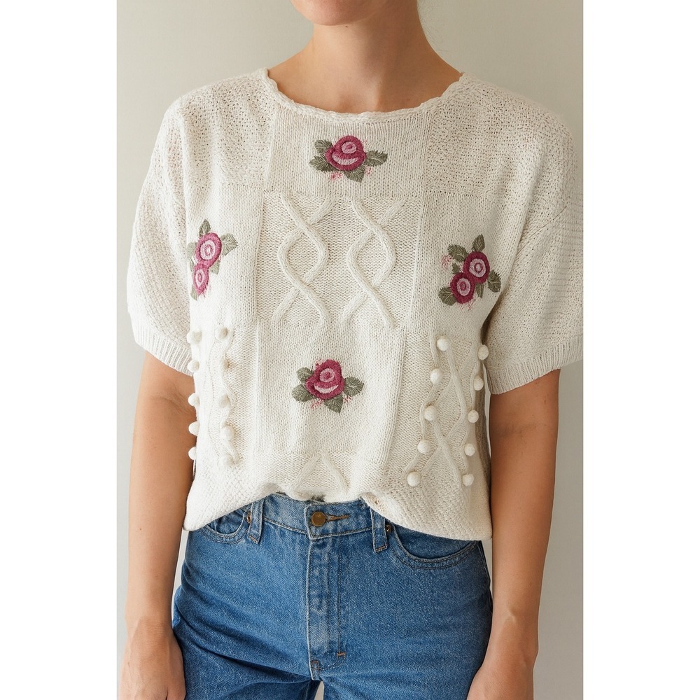 Shenanigans VTG White Embroidered Floral Rose Cable Knit Pom Sweater L (M516)‎